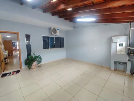 Casa 3 Dormitórios com Suíte e Garagem no Jardim Guarujá, Marília