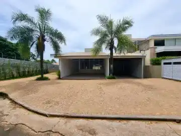 Casa em Condomínio com 3 Suítes e 5 Banheiros no Parque Das Esmeraldas, Marília