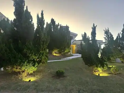 Casa em Condomínio com 3 Suítes e 5 Banheiros no Residencial Vale Verde, Marília