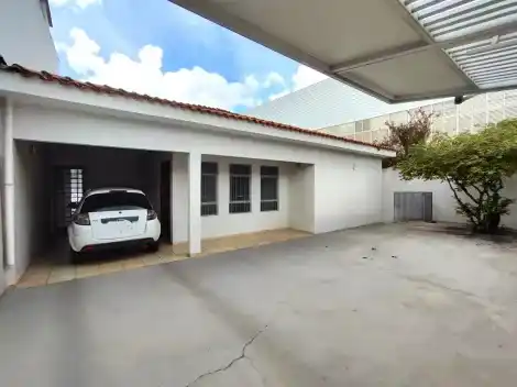 Casa 3 dormitórios, 1 suíte, 2 banheiros, 2 vagas no Jardim Guarujá, Marília