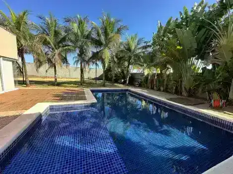 Casa em Condomínio com 4 Suítes, 6 Banheiros e 3 Vagas no Residencial Vale