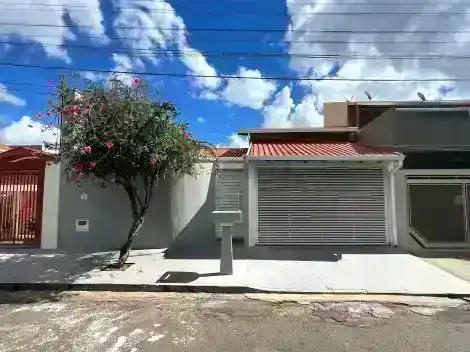 Casa 3 Dormitórios, 1 Suíte, 2 Banheiros, Jardim Guarujá, Marília