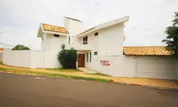 Casa com 3 Suítes e 2 Vagas no Parque Das Esmeraldas, Marília