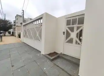Casa com 3 dormitórios, 1 suíte, 1 banheiro e 4 vagas na Fragata, Marília