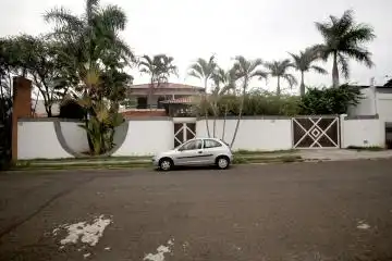 Casa com 5 dormitórios, 2 suítes e 6 banheiros no Senador Salgado Filho, Marília